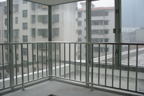 不銹鋼復(fù)合管陽臺(tái)護(hù)欄
